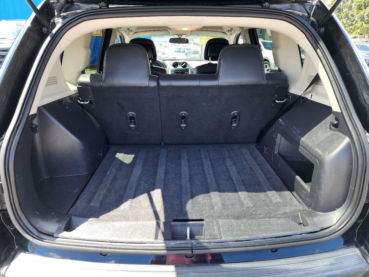 Used 2015 Jeep Compass Latitude FWD image 24