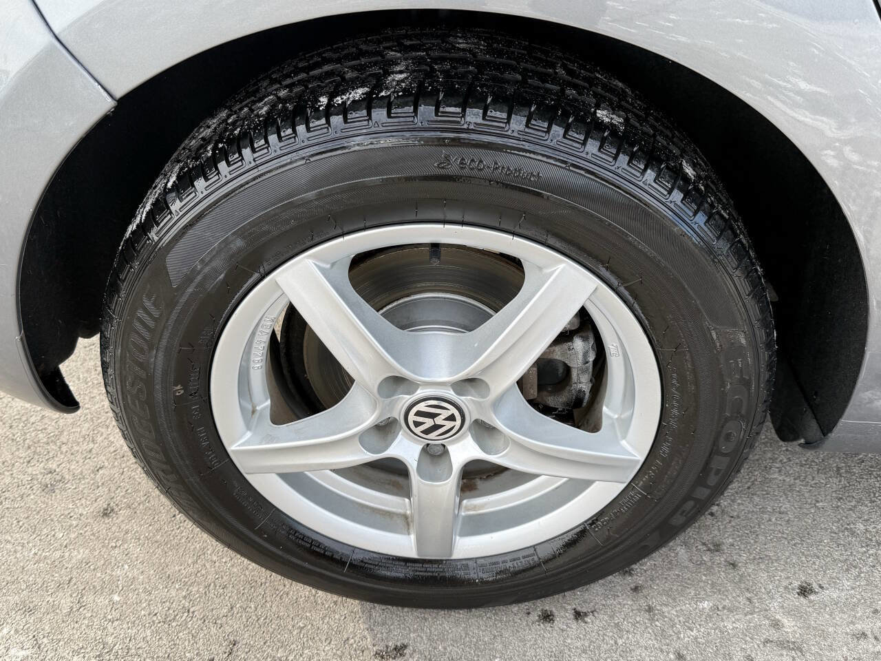 Used 2014 Volkswagen Golf 4-Door image 24