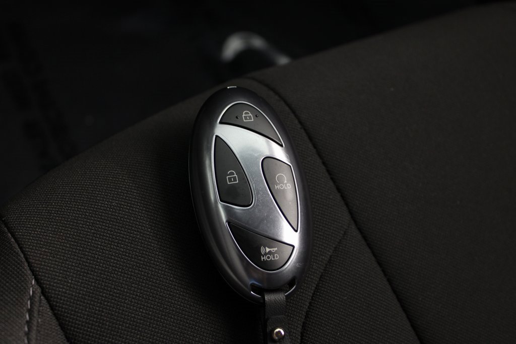 Certified 2025 Hyundai Elantra Sport image 25