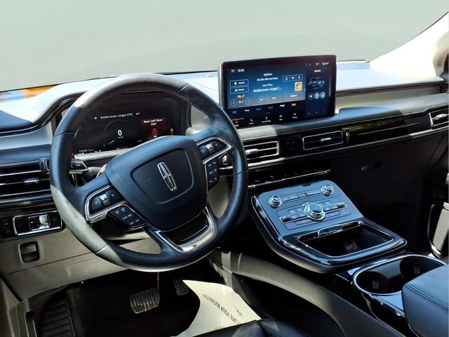 Used 2023 Lincoln Nautilus AWD image 9