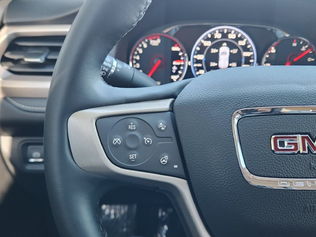 Used 2023 GMC Acadia Denali w/ Denali Technology Package AWD/4WD image 16