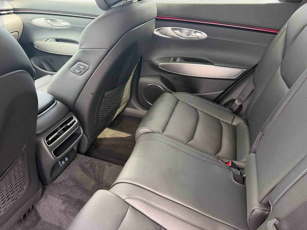 New 2026 Genesis GV70 2.5T Select AWD/4WD image 15