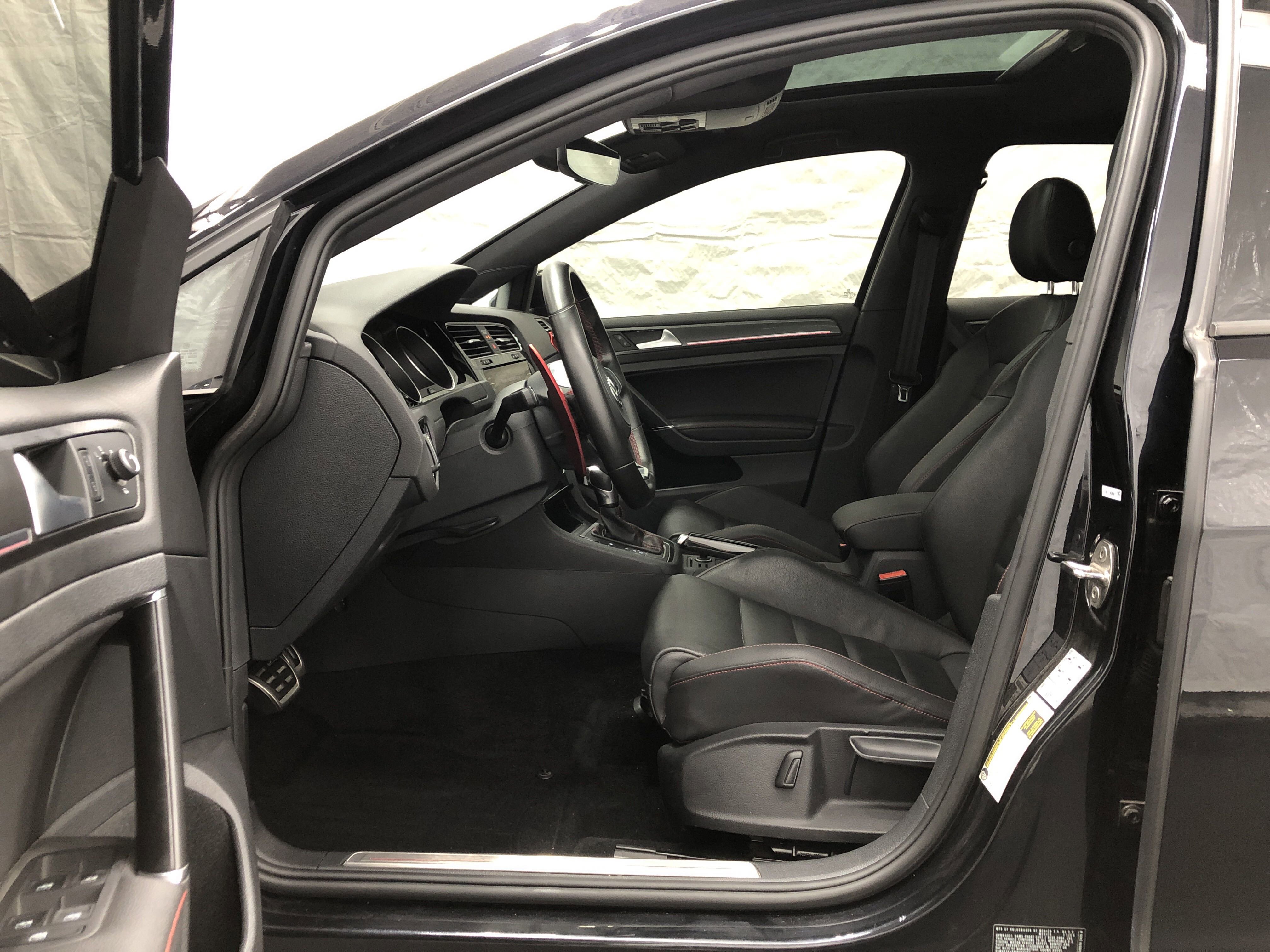 Used 2021 Volkswagen GTI SE image 8