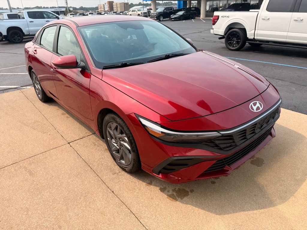 Used 2024 Hyundai Elantra SEL FWD image 5