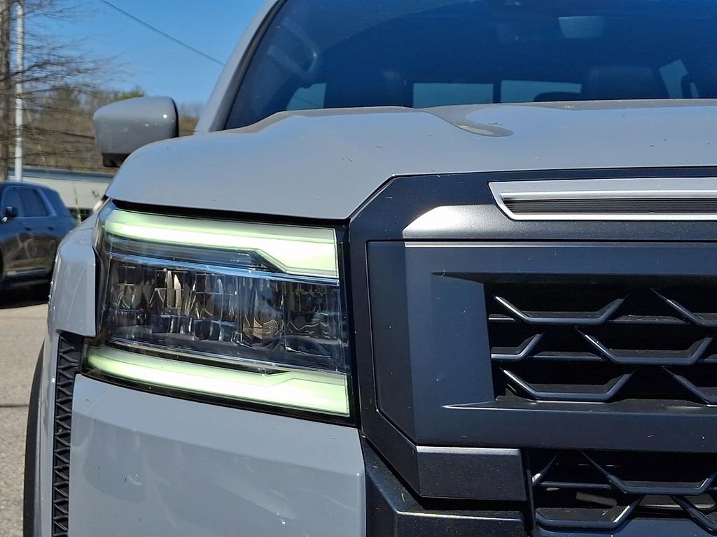 Used 2025 Nissan Frontier PRO-4X w/ Pro Premium Package image 11
