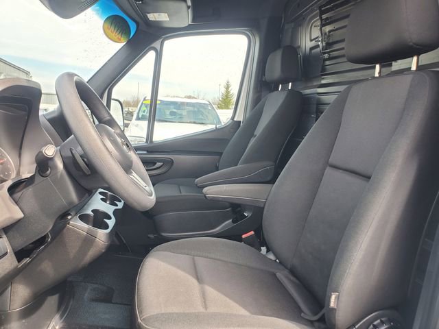 Used 2022 Mercedes-Benz Sprinter 1500 image 5