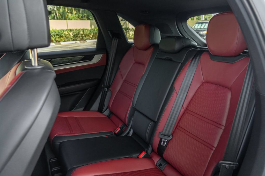 Used 2024 Porsche Cayenne AWD/4WD image 22