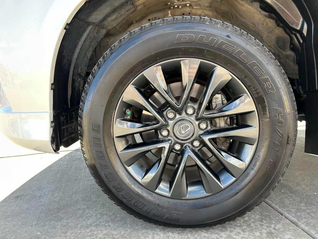 Used 2023 Lexus GX 460 Premium w/ Premium Package image 32