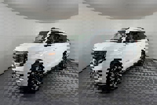 New 2026 Ford Expedition Platinum w/ Driver's Package image 2