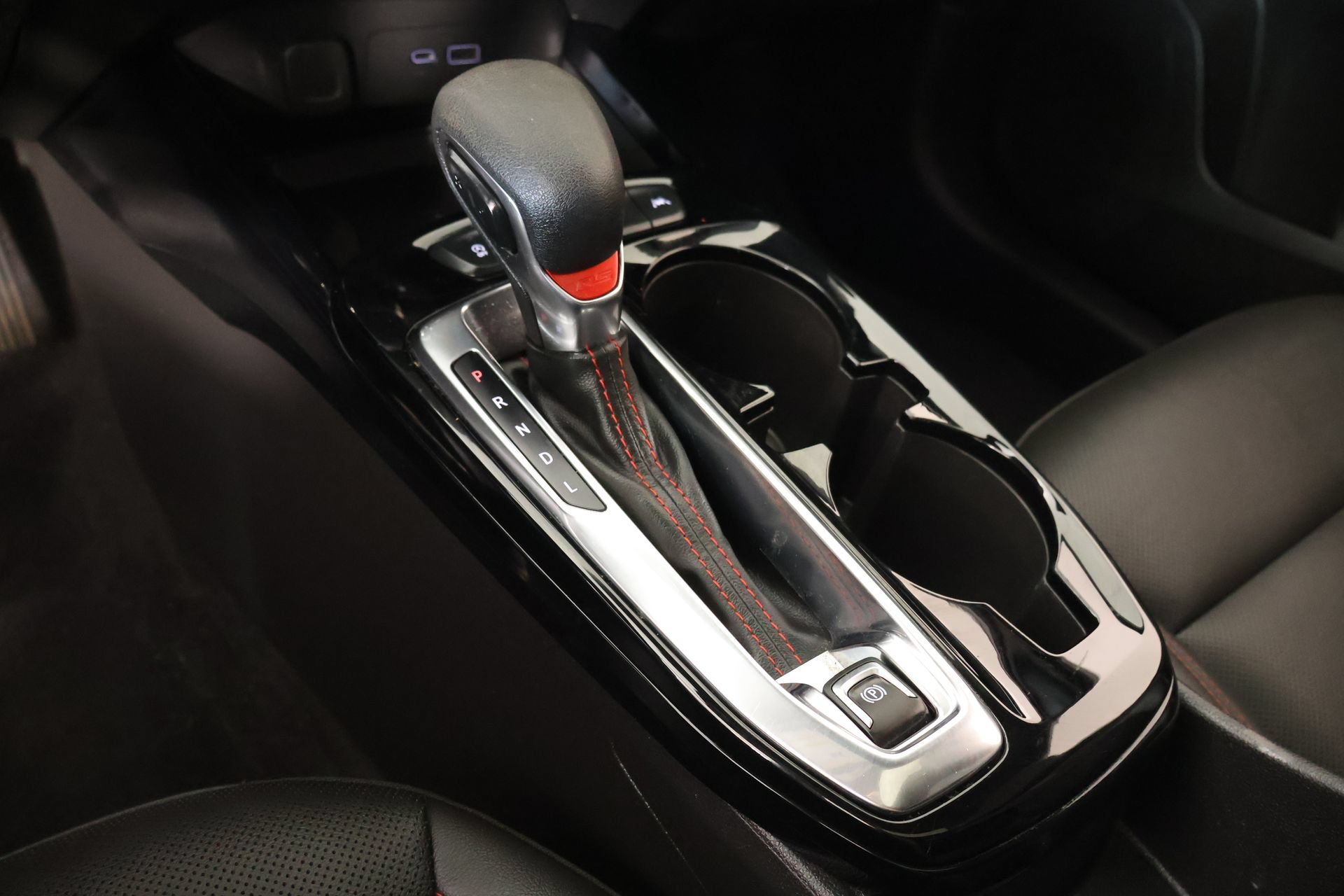 Used 2025 Chevrolet Trax RS w/ Sunroof Package FWD image 8