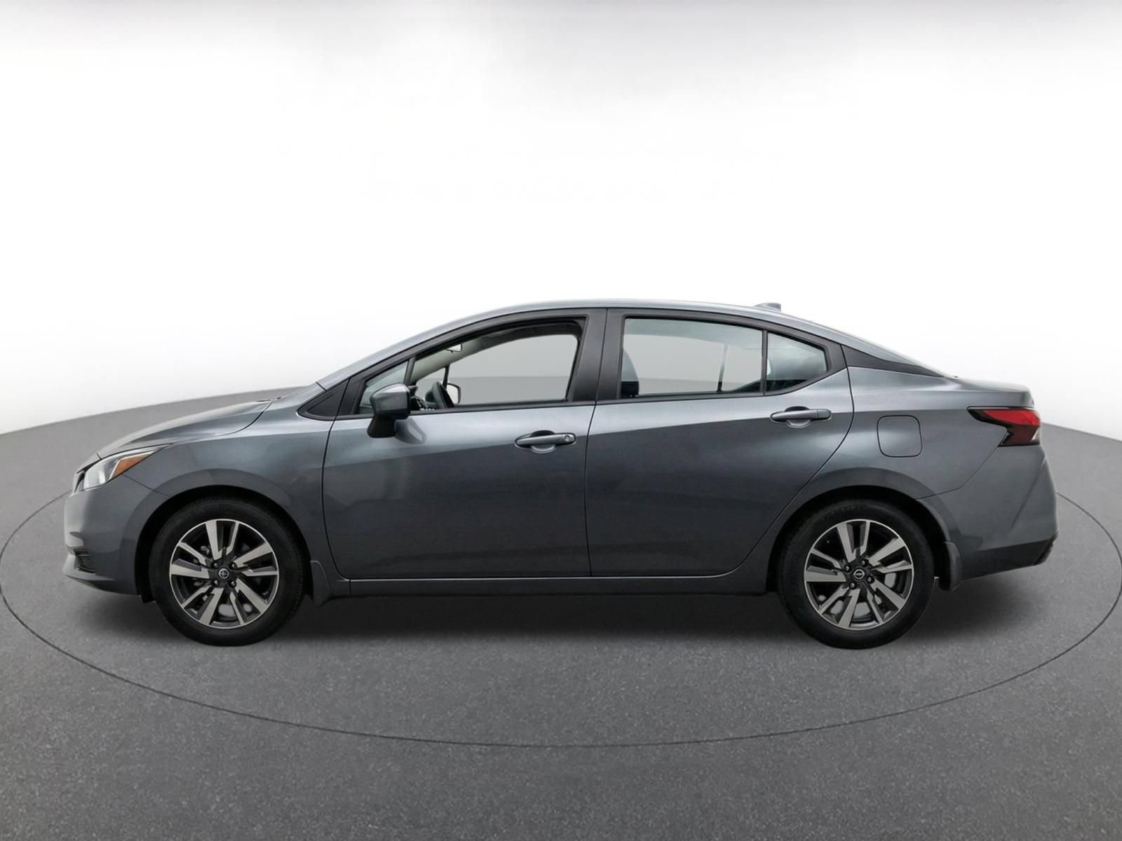 Used 2025 Nissan Versa SV FWD image 4