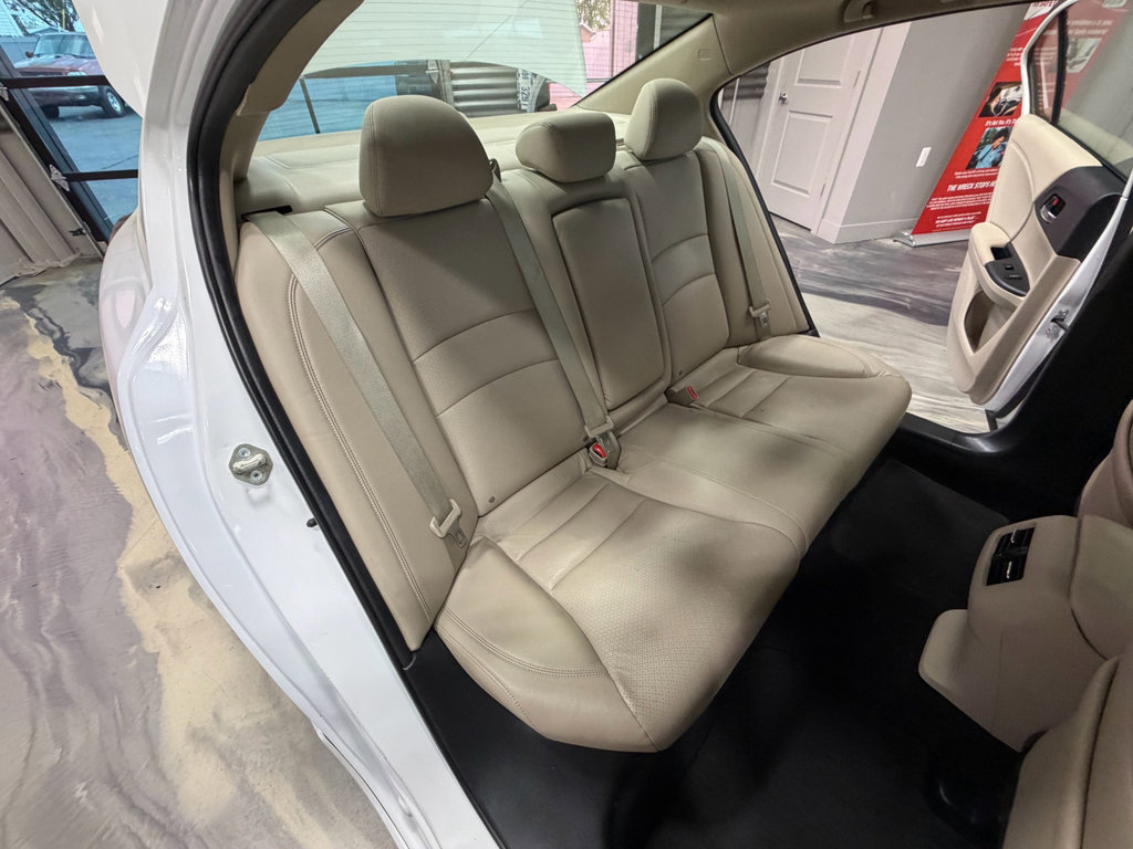 Used 2016 Honda Accord Touring image 5