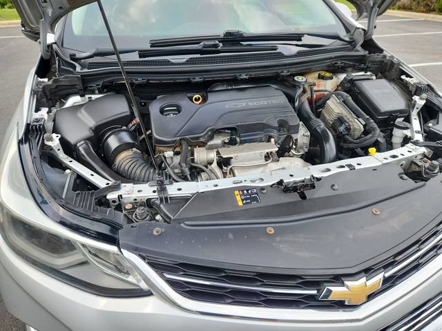 Used 2017 Chevrolet Cruze Premier FWD image 15