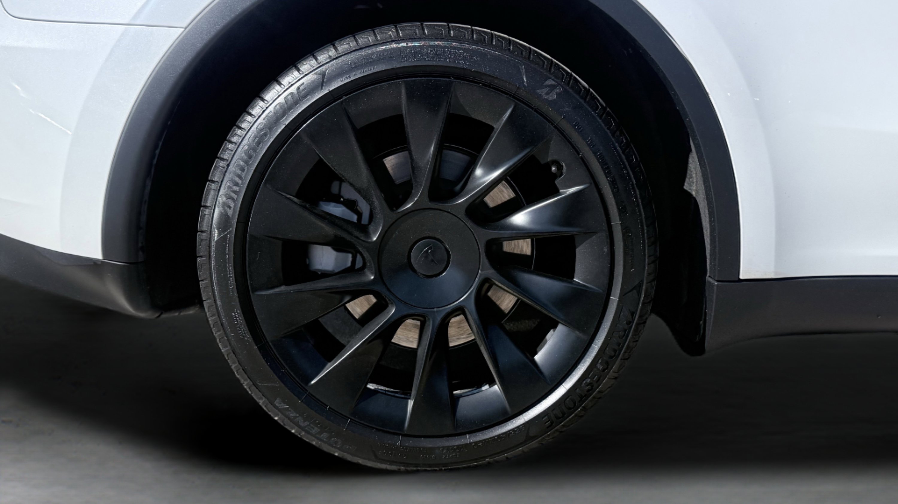 Used 2023 Tesla Model Y Long Range image 12