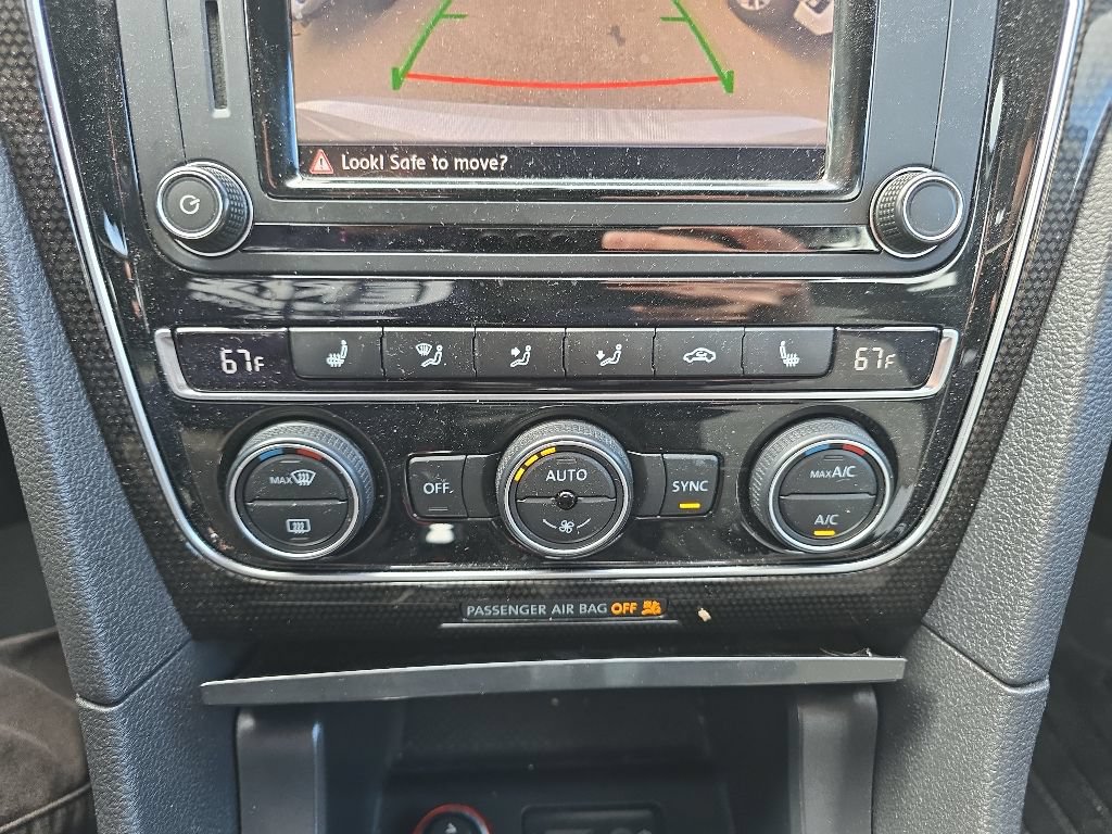 Used 2018 Volkswagen Passat 3.6 FWD image 17