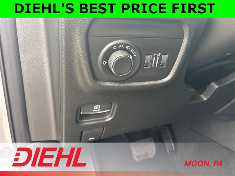 New 2025 Jeep Grand Cherokee L Altitude image 17