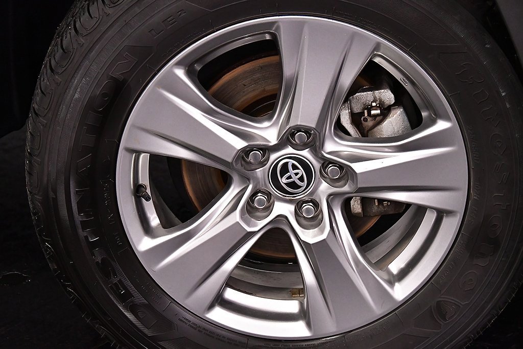 Used 2024 Toyota RAV4 XLE image 9