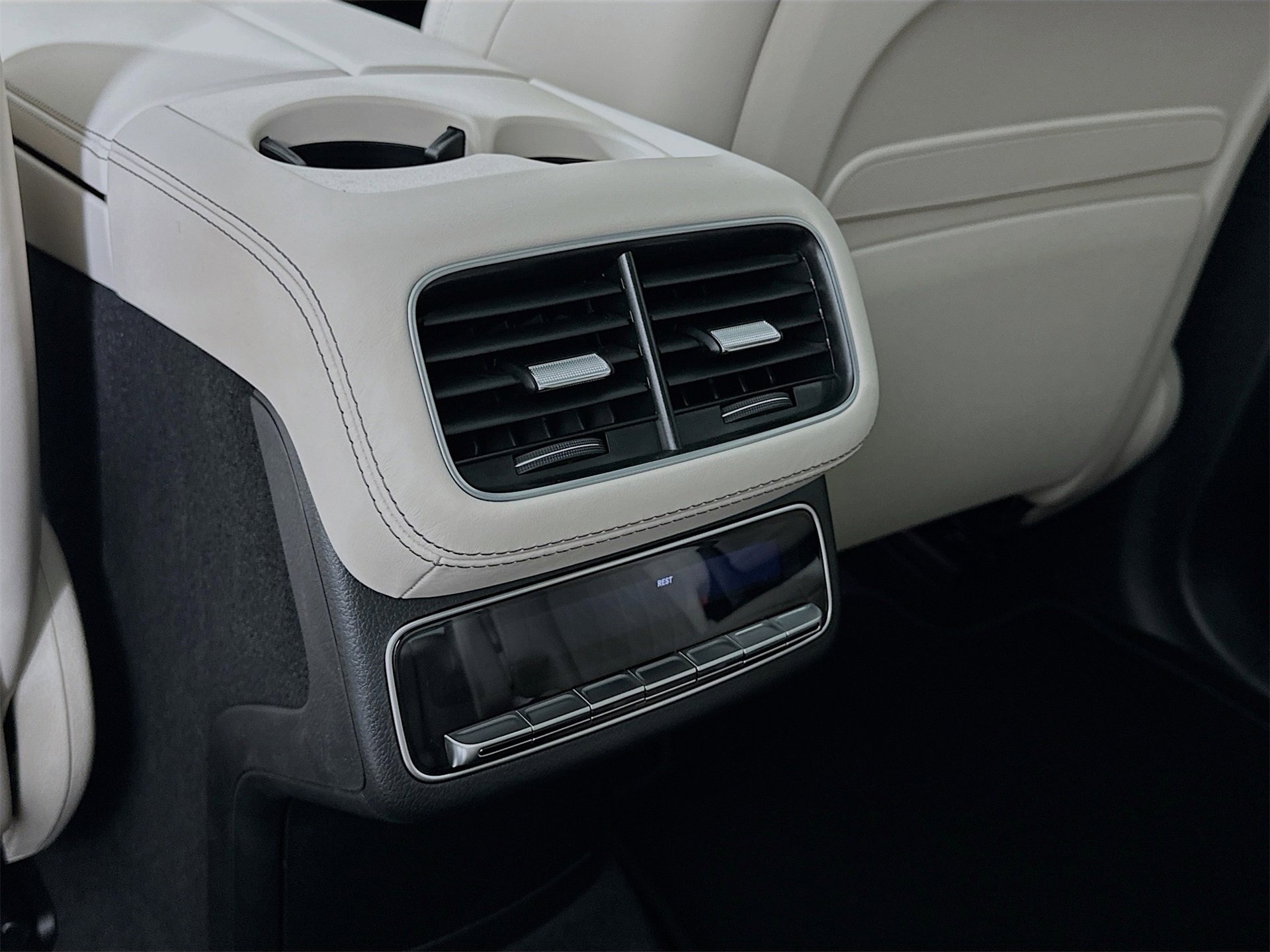New 2026 Mercedes-Benz GLS 63 AMG 4MATIC image 29