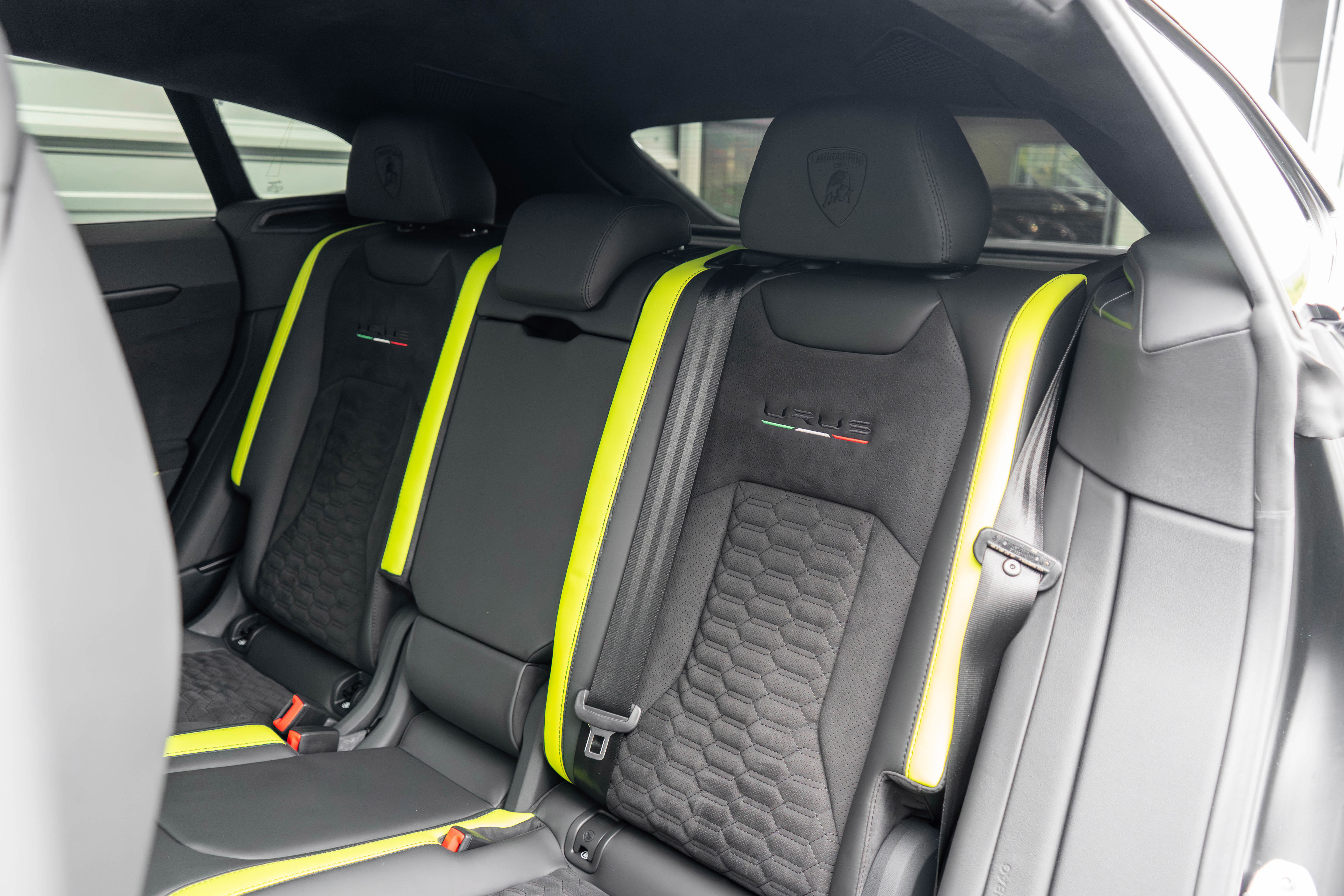 Used 2021 Lamborghini Urus AWD/4WD image 31