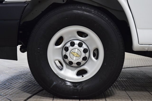 Used 2025 Chevrolet Express 2500 Work Van w/ Communications Package image 18