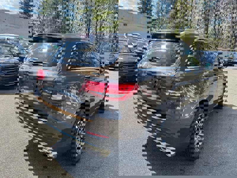 Used 2018 Mercedes-Benz GLC 300 4MATIC w/ Premium Package image 5