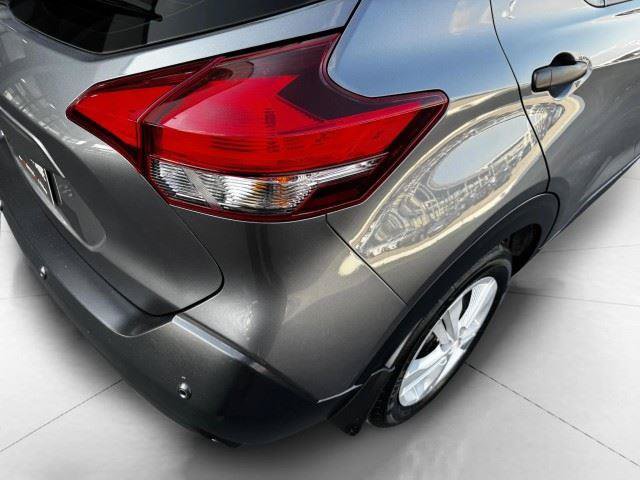 Used 2020 Nissan Kicks S FWD image 13