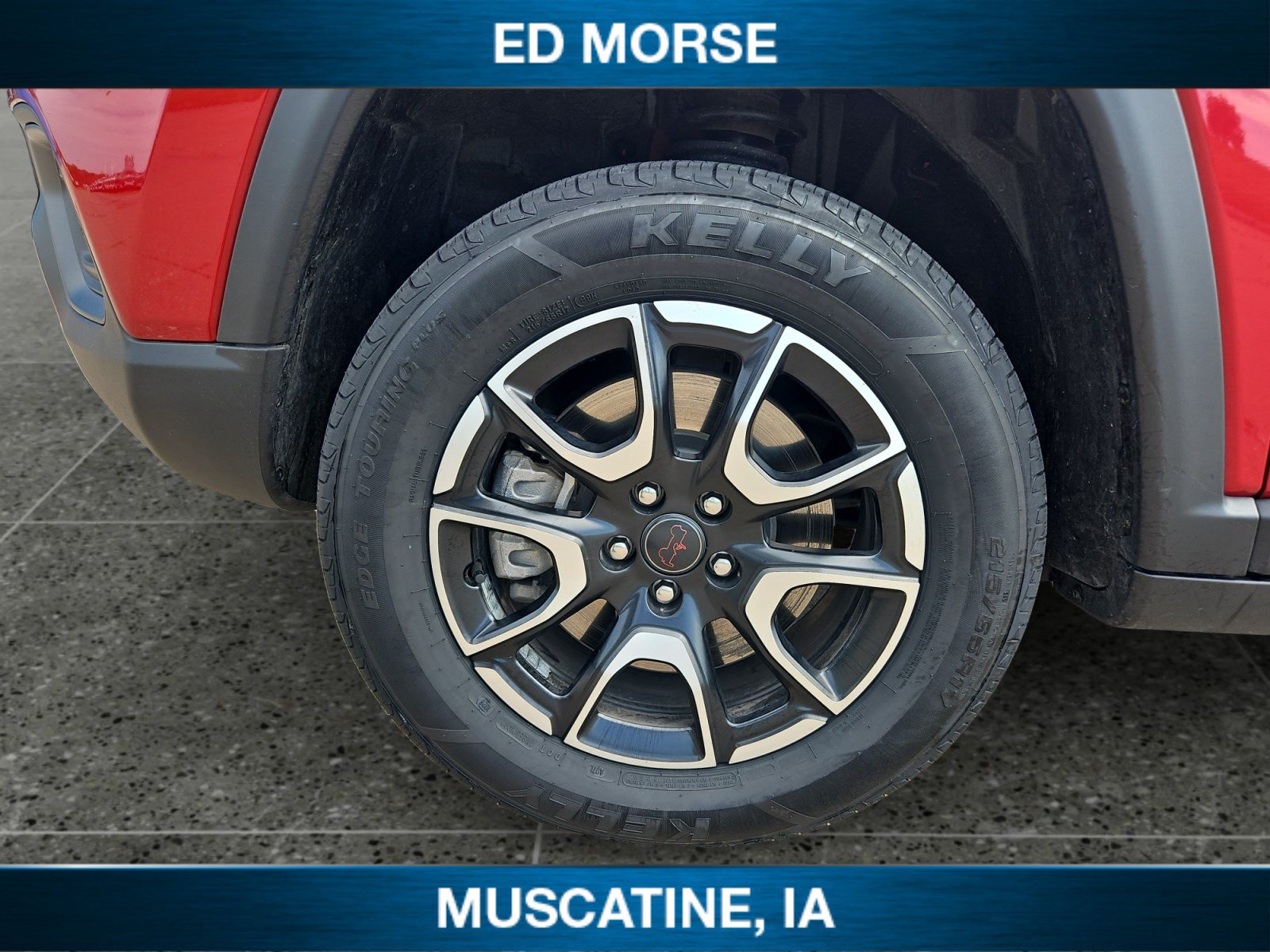 Used 2025 Jeep Compass Trailhawk AWD/4WD image 9