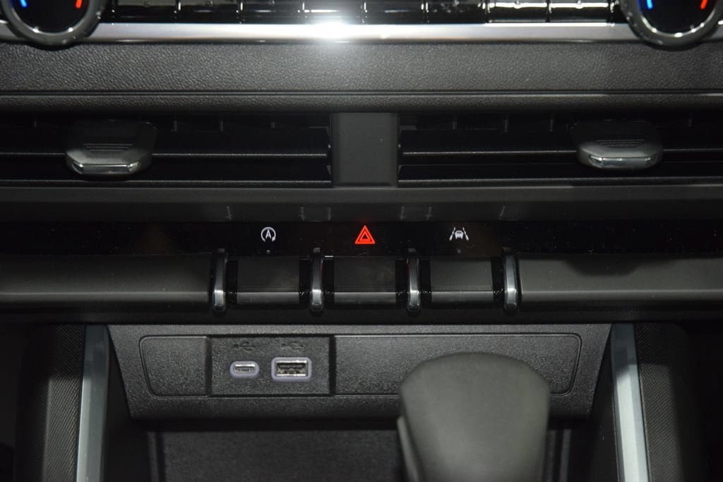 New 2026 Chevrolet Colorado Trail Boss AWD/4WD image 34