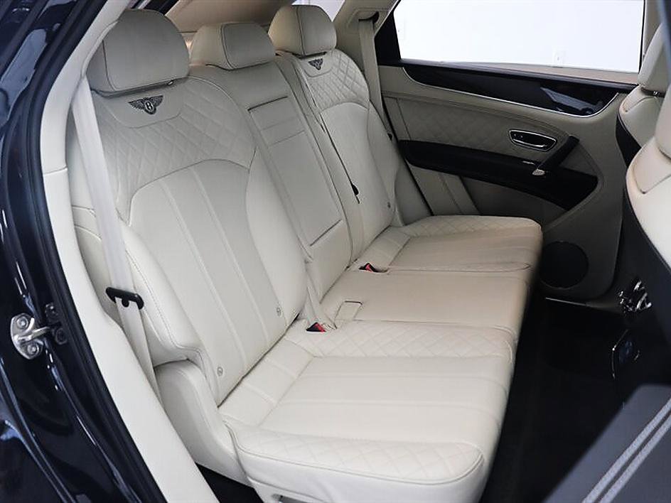 Used 2019 Bentley Bentayga AWD/4WD image 14