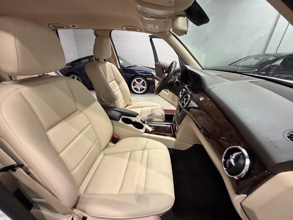 Used 2013 Mercedes-Benz GLK 350 4MATIC image 34