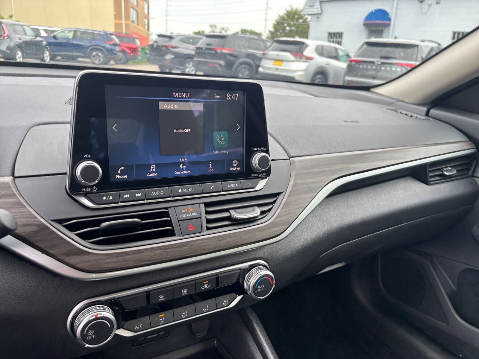 Used 2025 Nissan Altima 2.5 SV FWD image 35