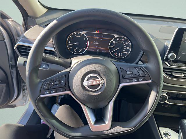 Used 2024 Nissan Altima 2.5 SV FWD image 18