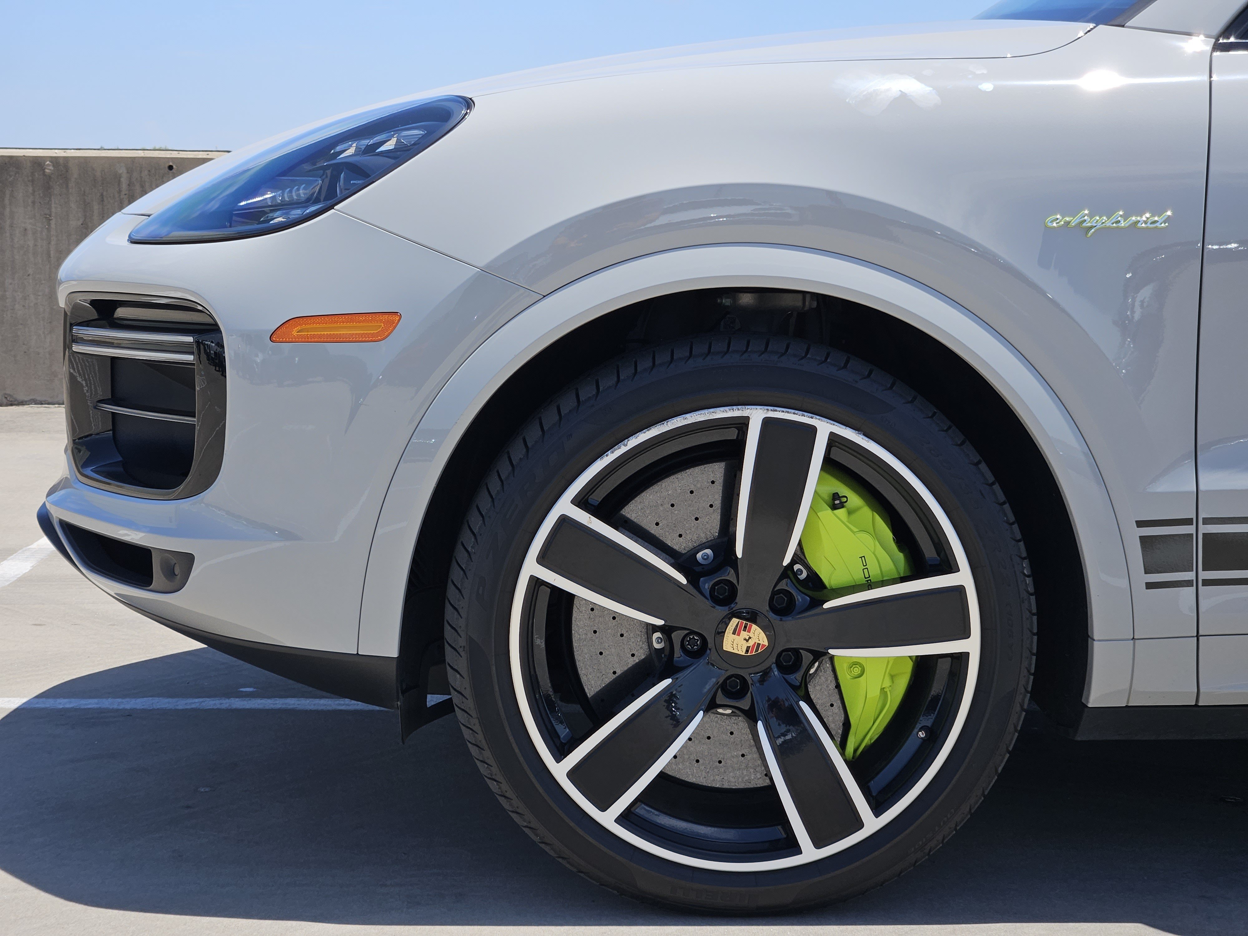 Certified 2023 Porsche Cayenne Turbo S AWD/4WD image 13
