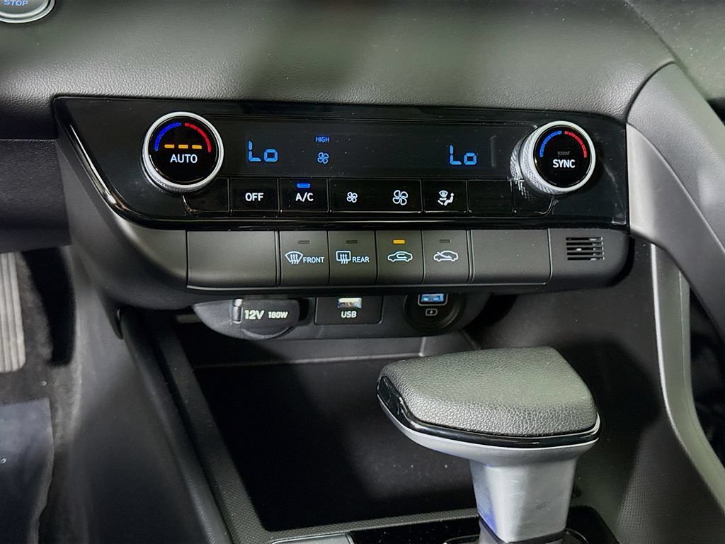 Certified 2023 Hyundai Elantra SEL FWD image 7