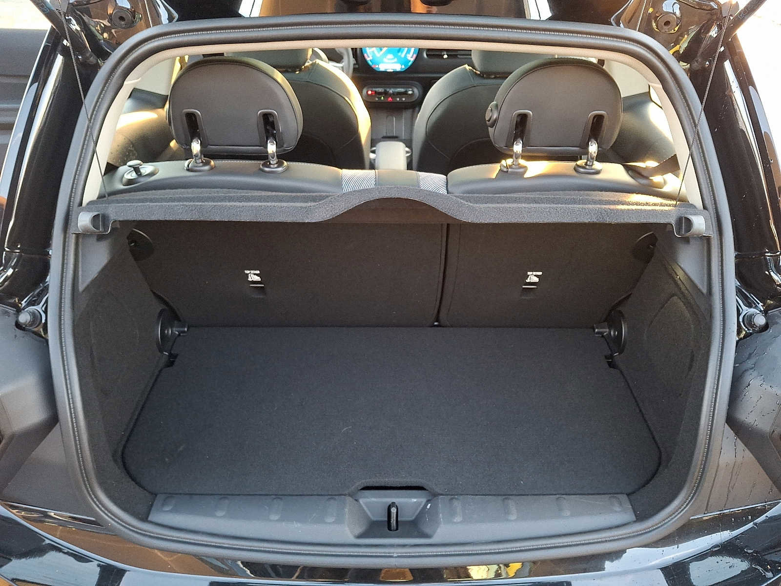 Used 2025 MINI Cooper 2-Door Hardtop image 29