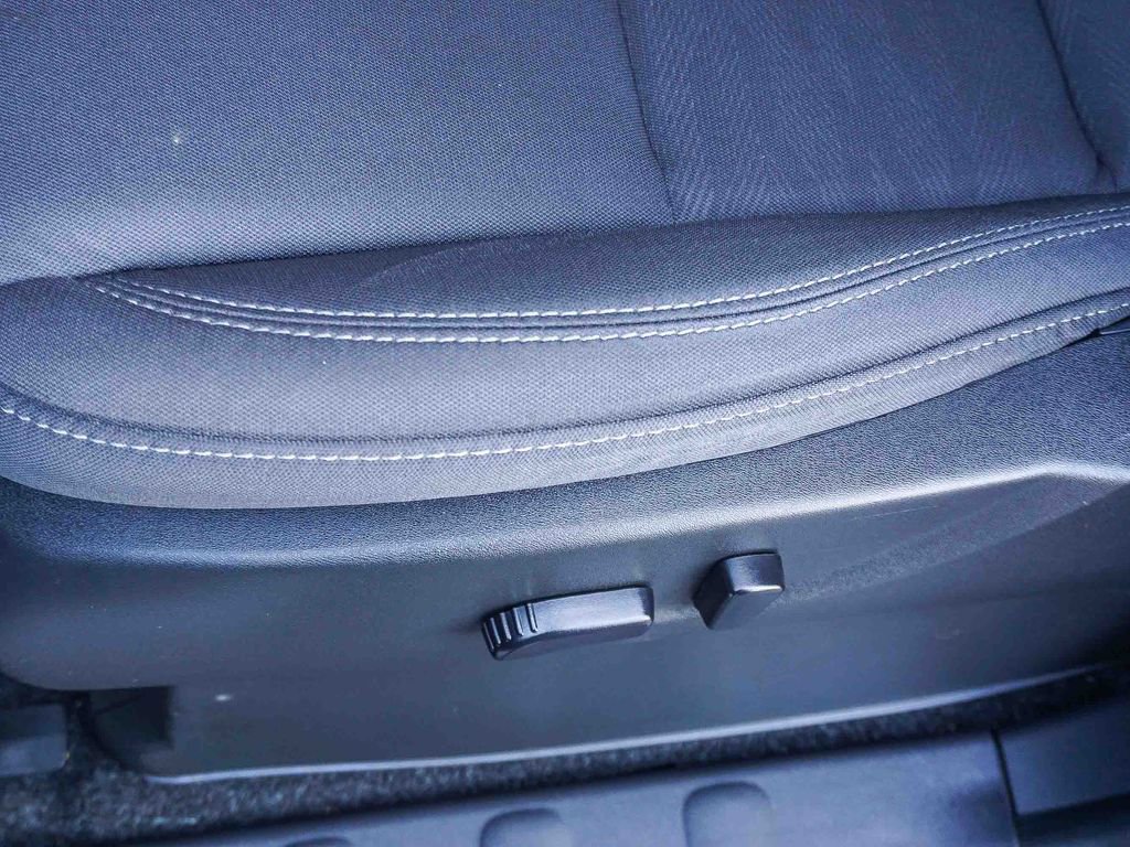 Used 2024 Nissan Frontier SV image 20