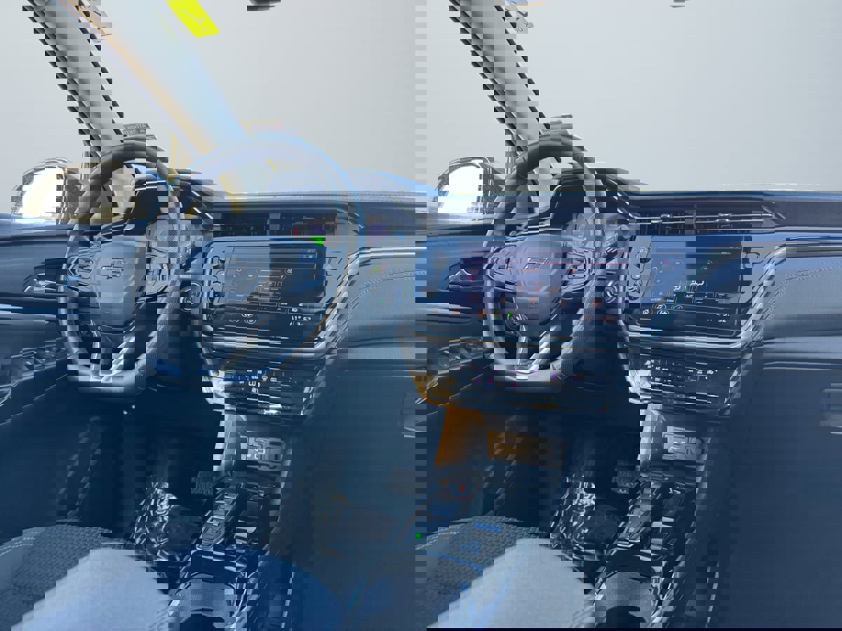 Used 2022 Chevrolet Bolt EUV LT image 14