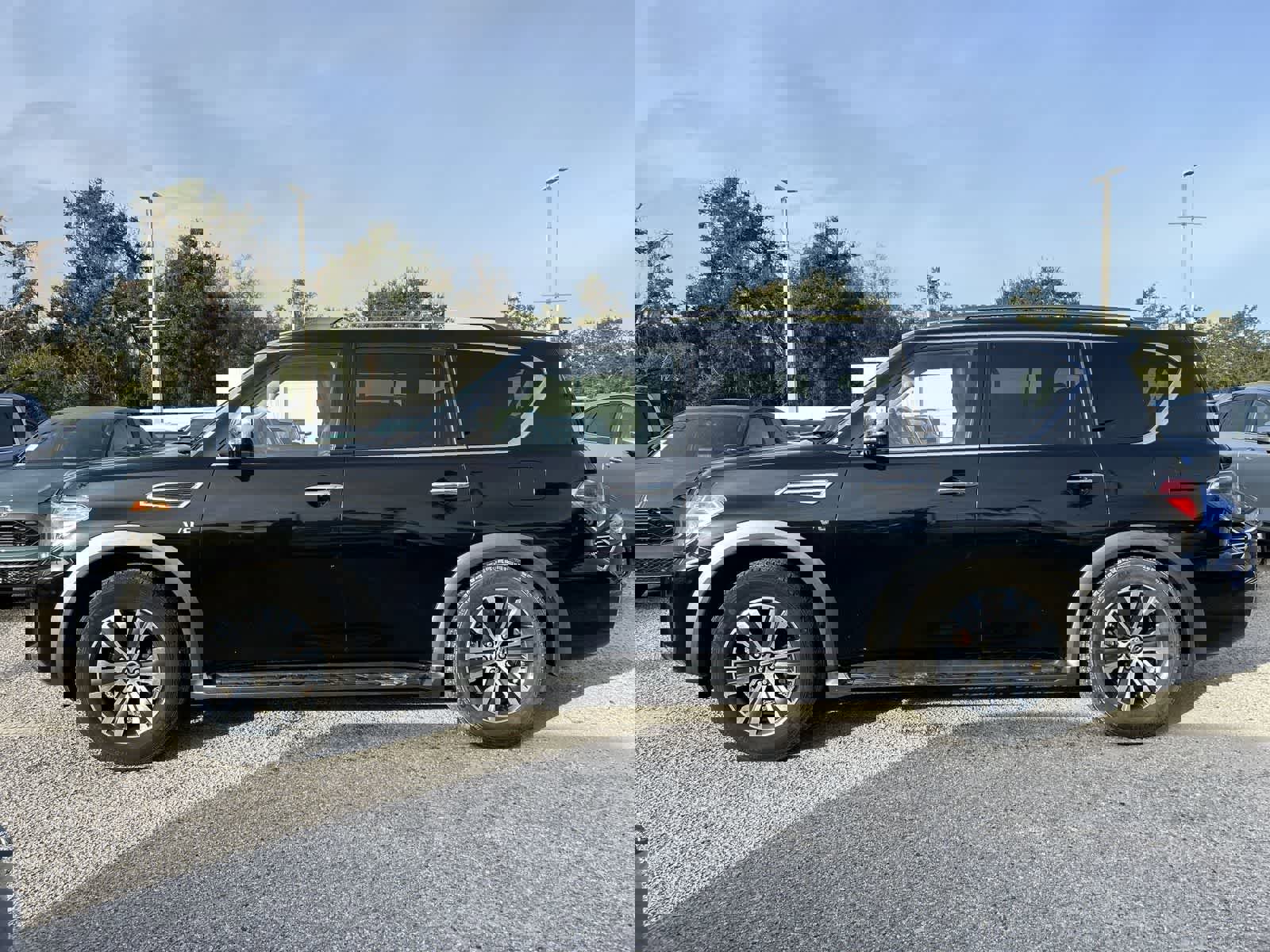 Used 2019 Nissan Armada SL w/ Premium Package image 3