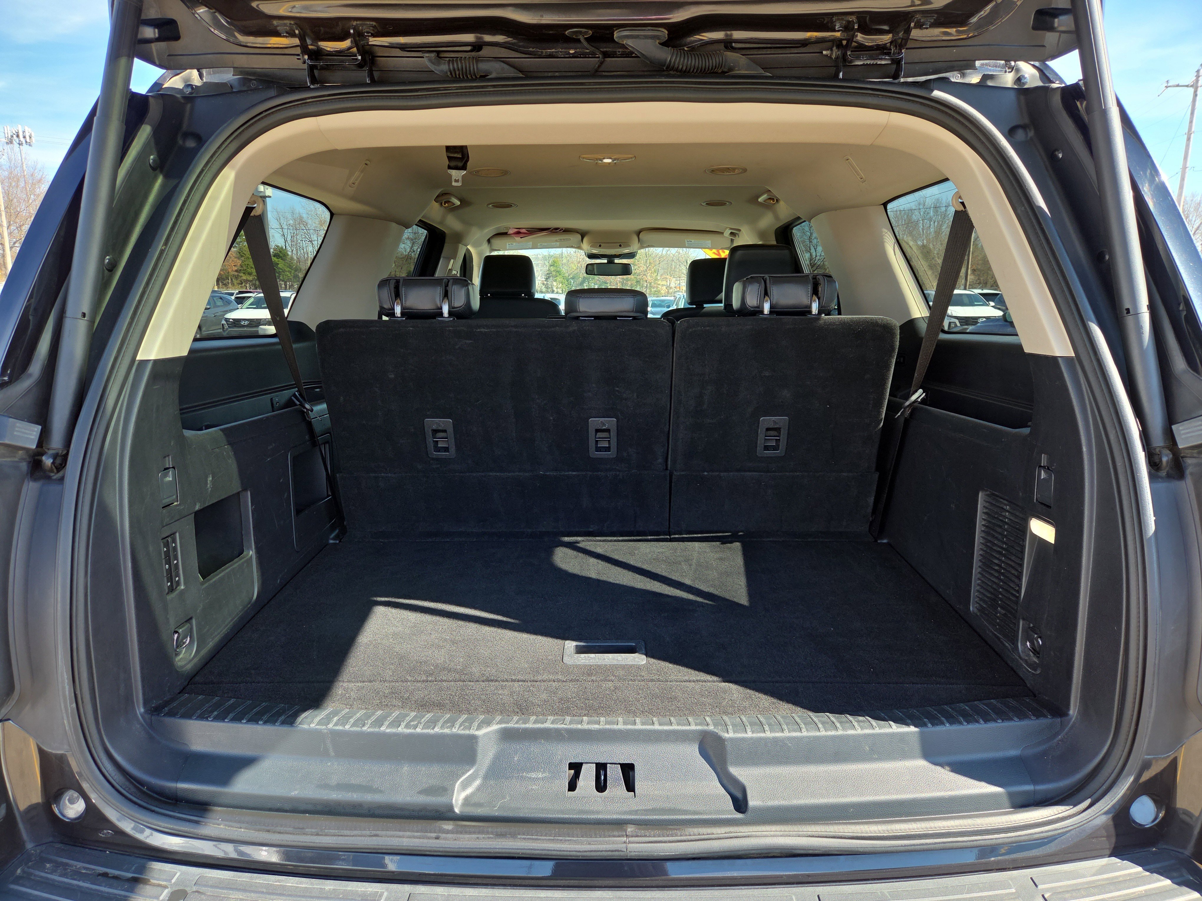 Used 2024 Ford Expedition Max XLT image 11