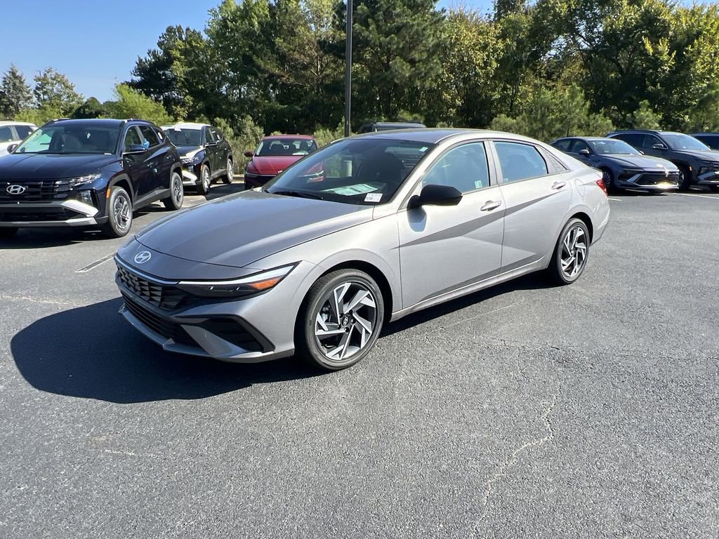 New 2025 Hyundai Elantra SEL image 1