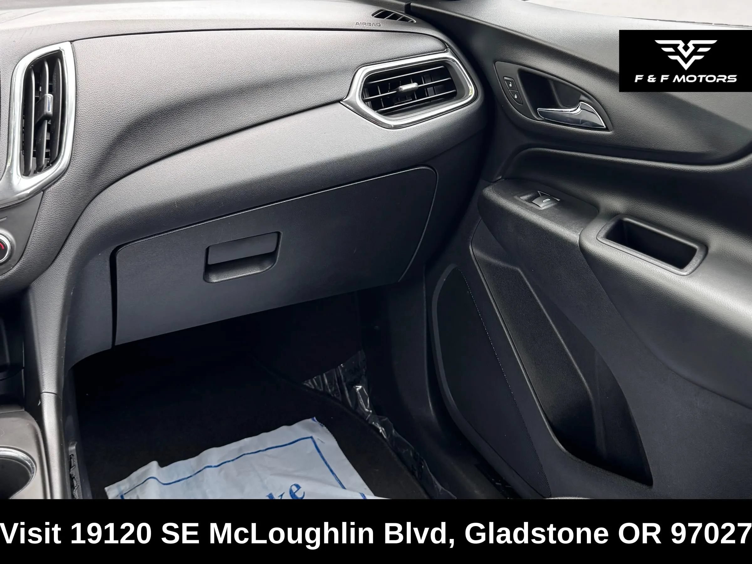 Used 2018 Chevrolet Equinox LT FWD image 12