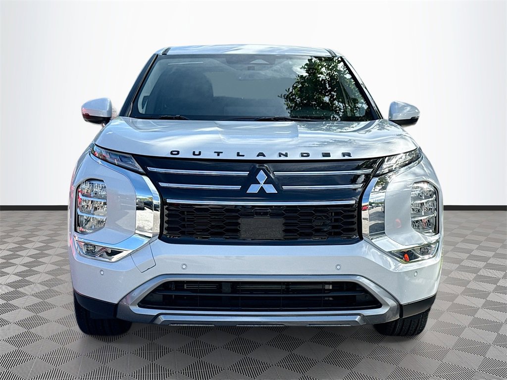 New 2025 Mitsubishi Outlander SE image 2