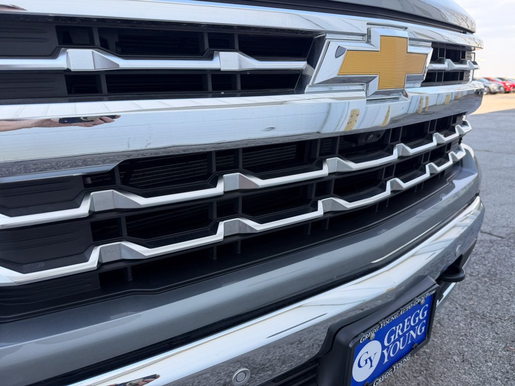 Used 2024 Chevrolet Silverado 1500 LTZ AWD/4WD image 32
