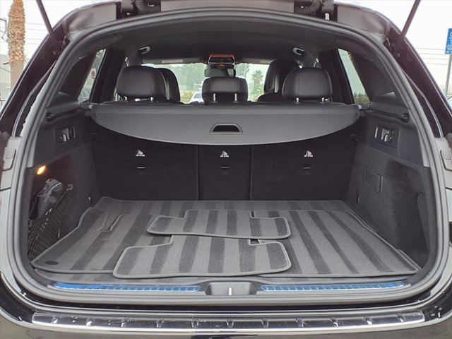 Used 2025 Mercedes-Benz GLC 300 image 23