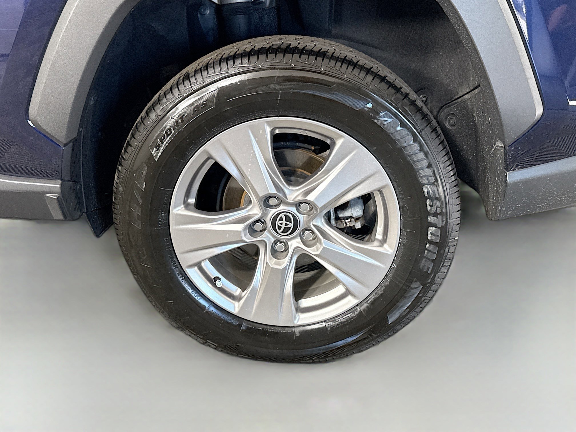 Used 2022 Toyota RAV4 XLE image 37