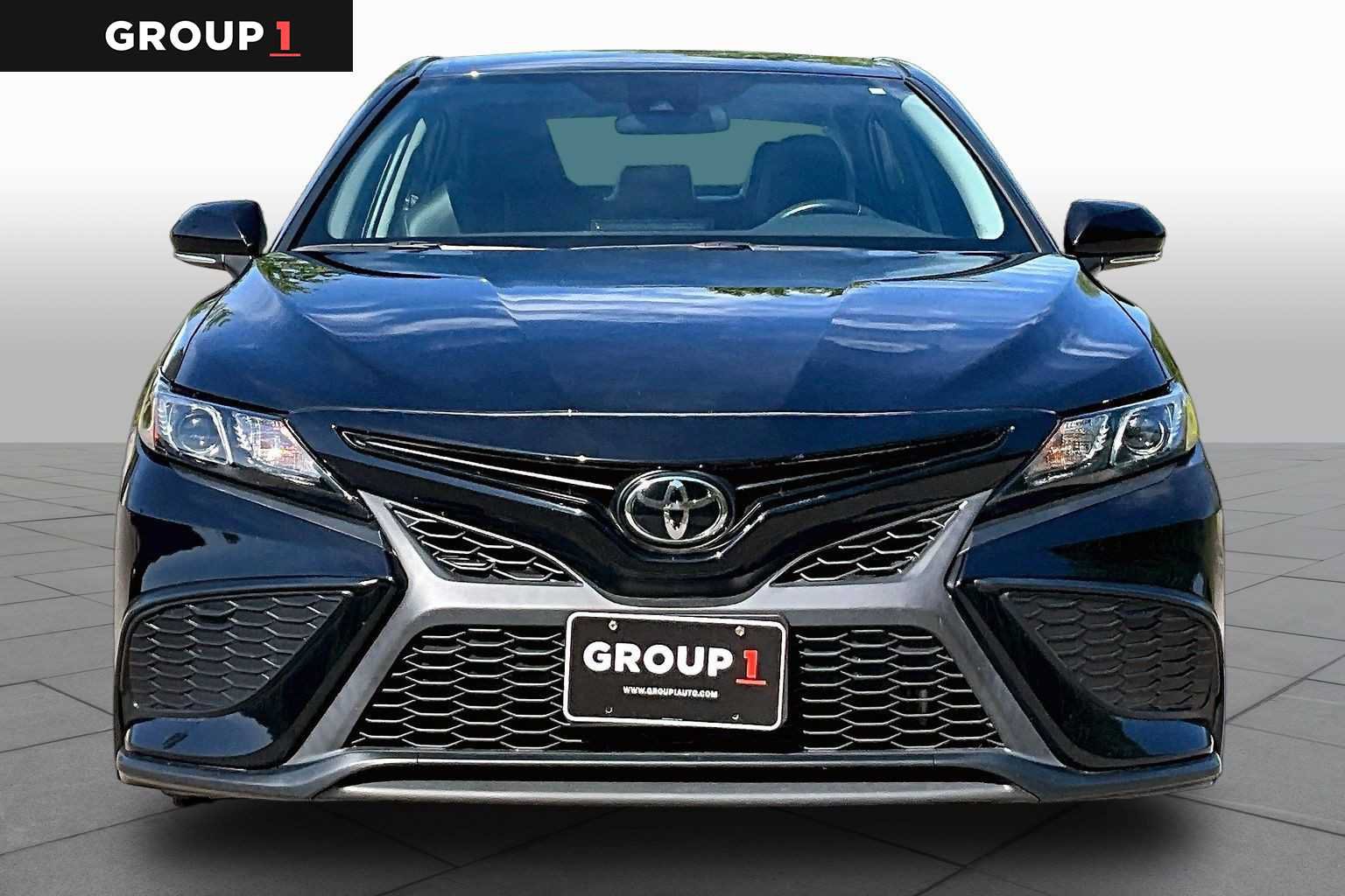 Used 2023 Toyota Camry SE w/ Blackout Package (TMS) FWD image 4