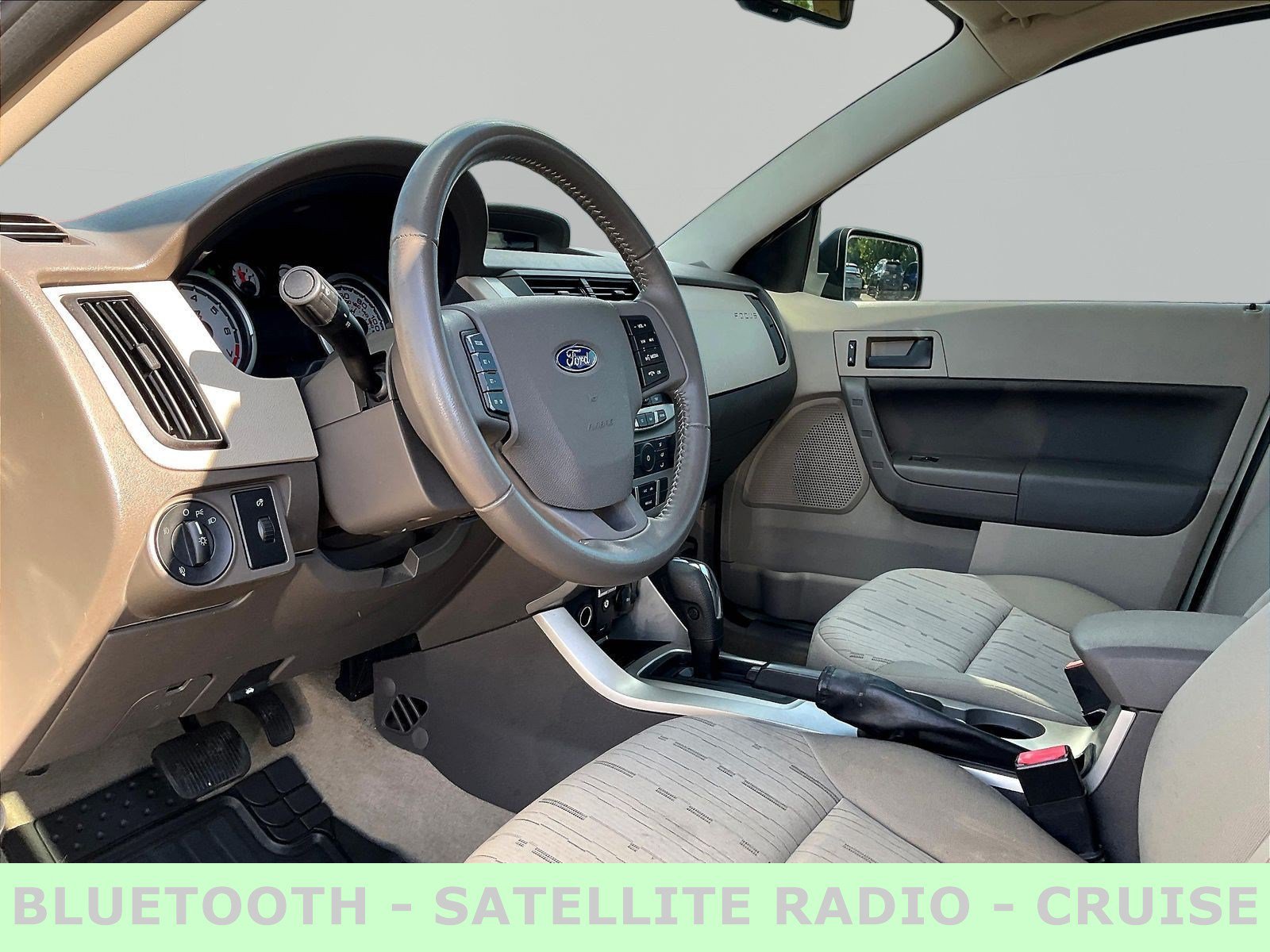 Used 2010 Ford Focus SE FWD image 17