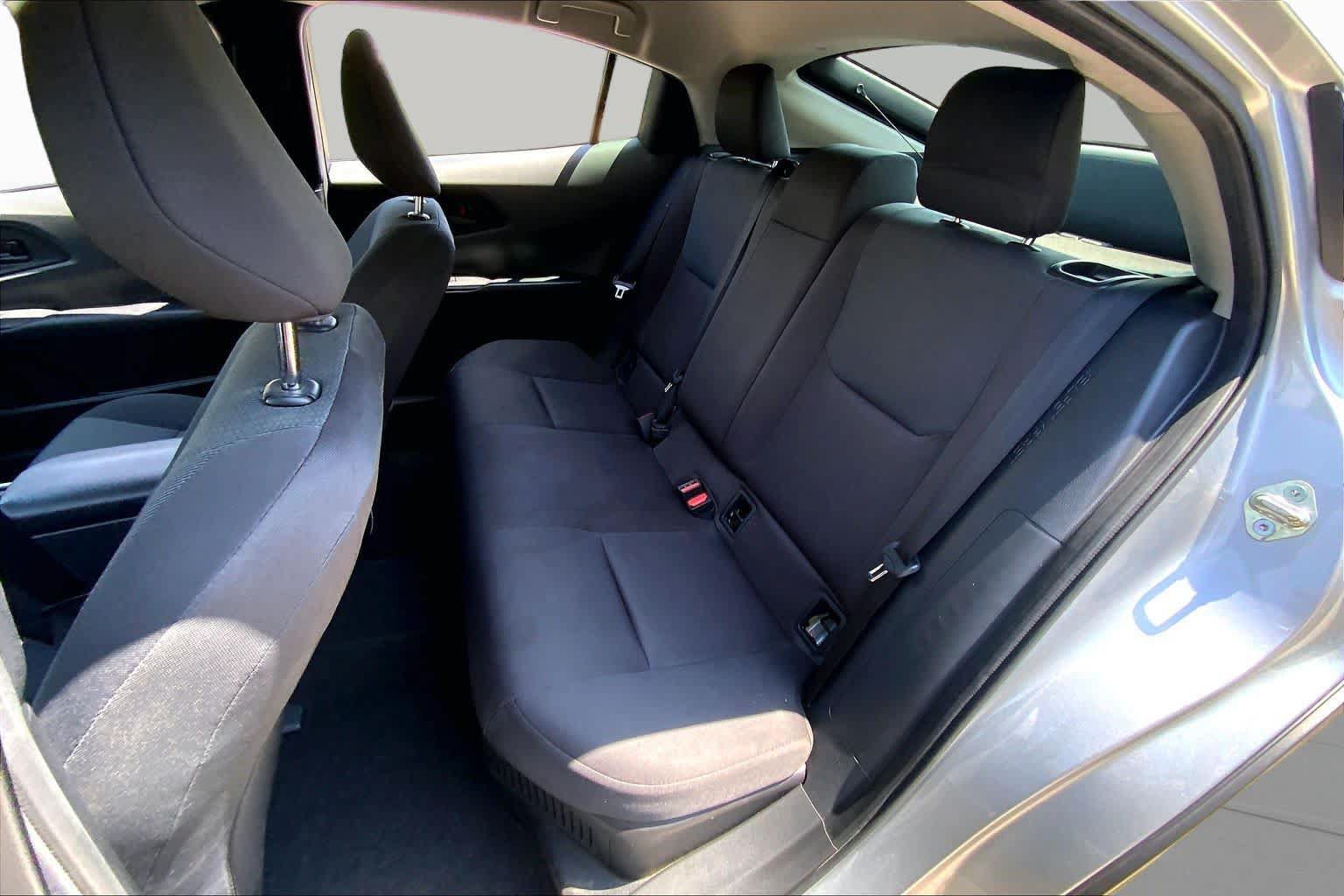Used 2024 Toyota Prius LE FWD image 19