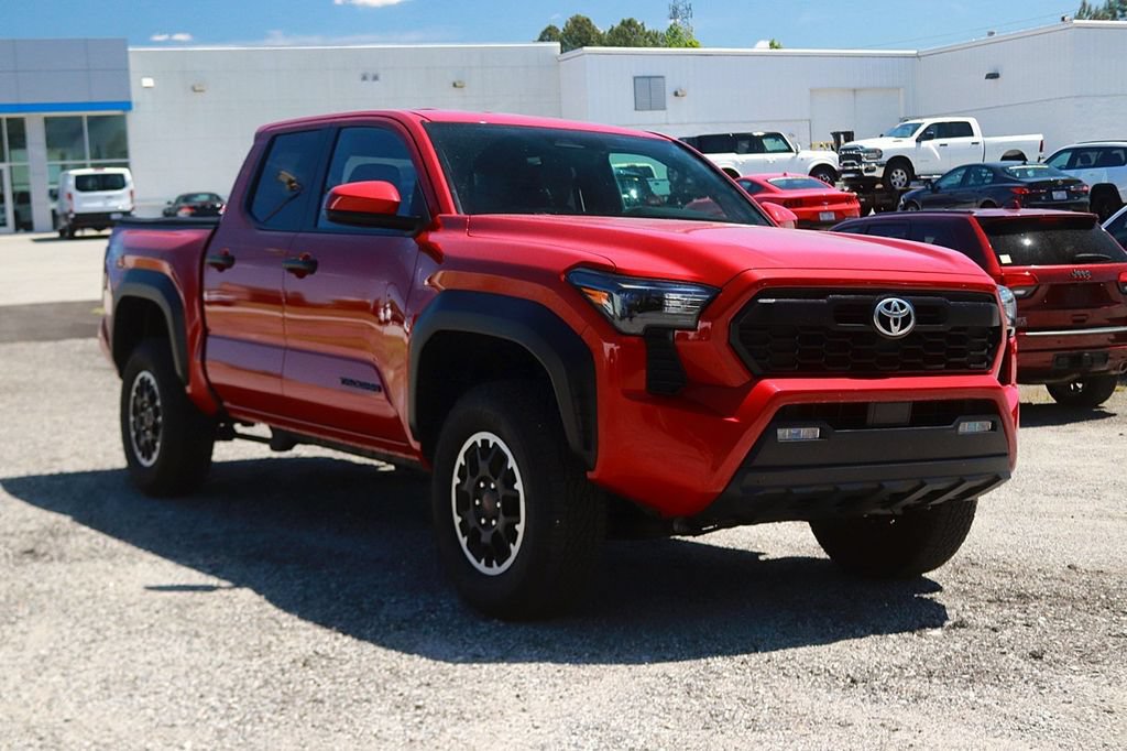 Used 2025 Toyota Tacoma TRD Off-Road AWD/4WD image 3