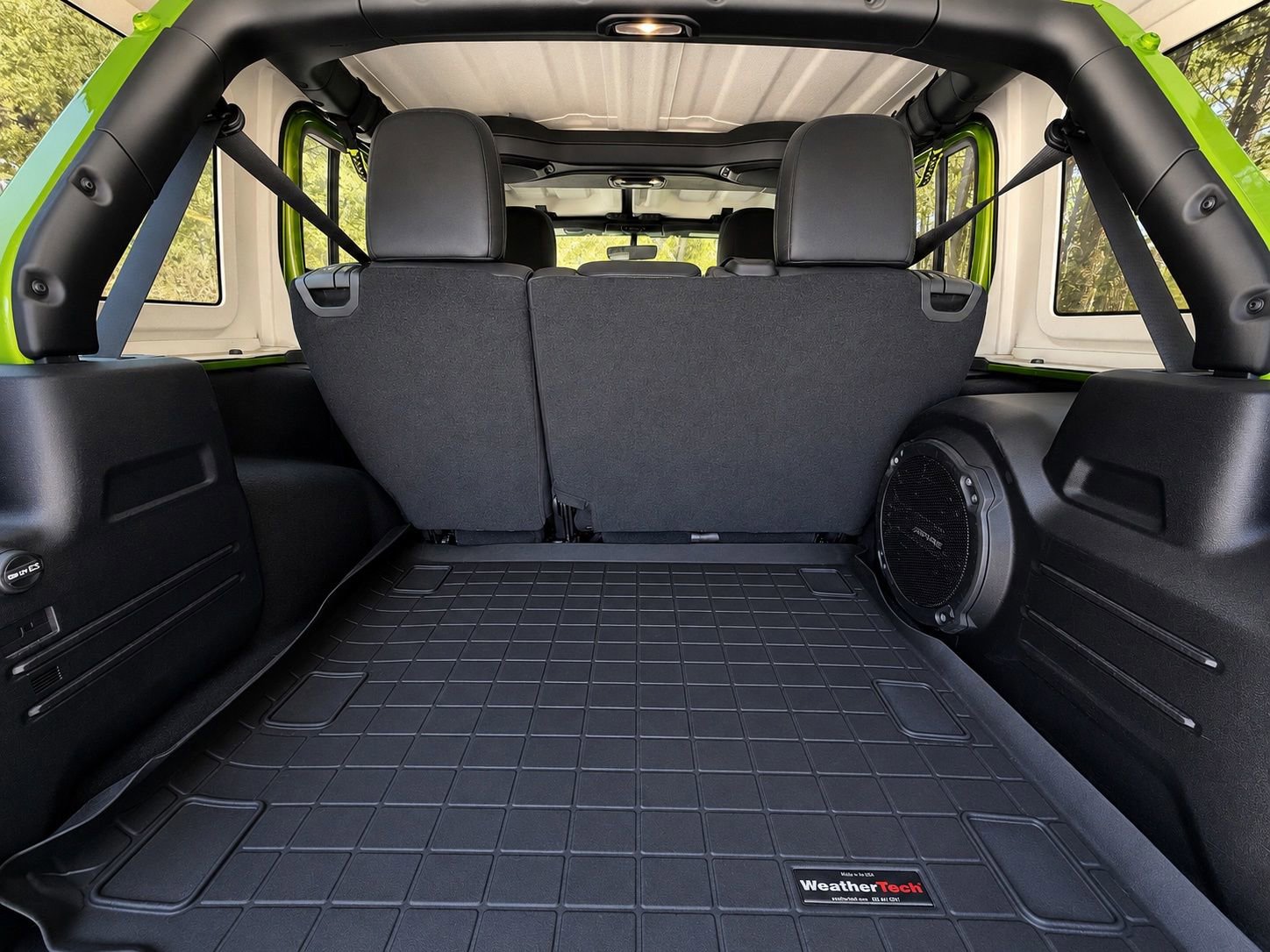 Used 2019 Jeep Wrangler Unlimited Sahara w/ Uconnect 4C Nav & Sound Group AWD/4WD image 17